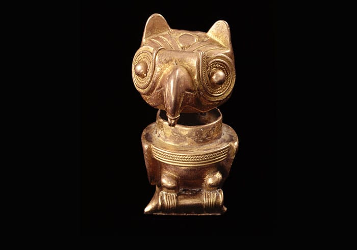 Recipiente colgante en forma de búho. Periodo Tairona, 900 a 1600 d. C., 4,4 x 2,6 cm. Foto: Clark Manuel Rodríguez.